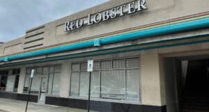 Red Lobster Flounders.Claws Out: Red Lobster's Dive into Bankruptcy After a String of Missteps