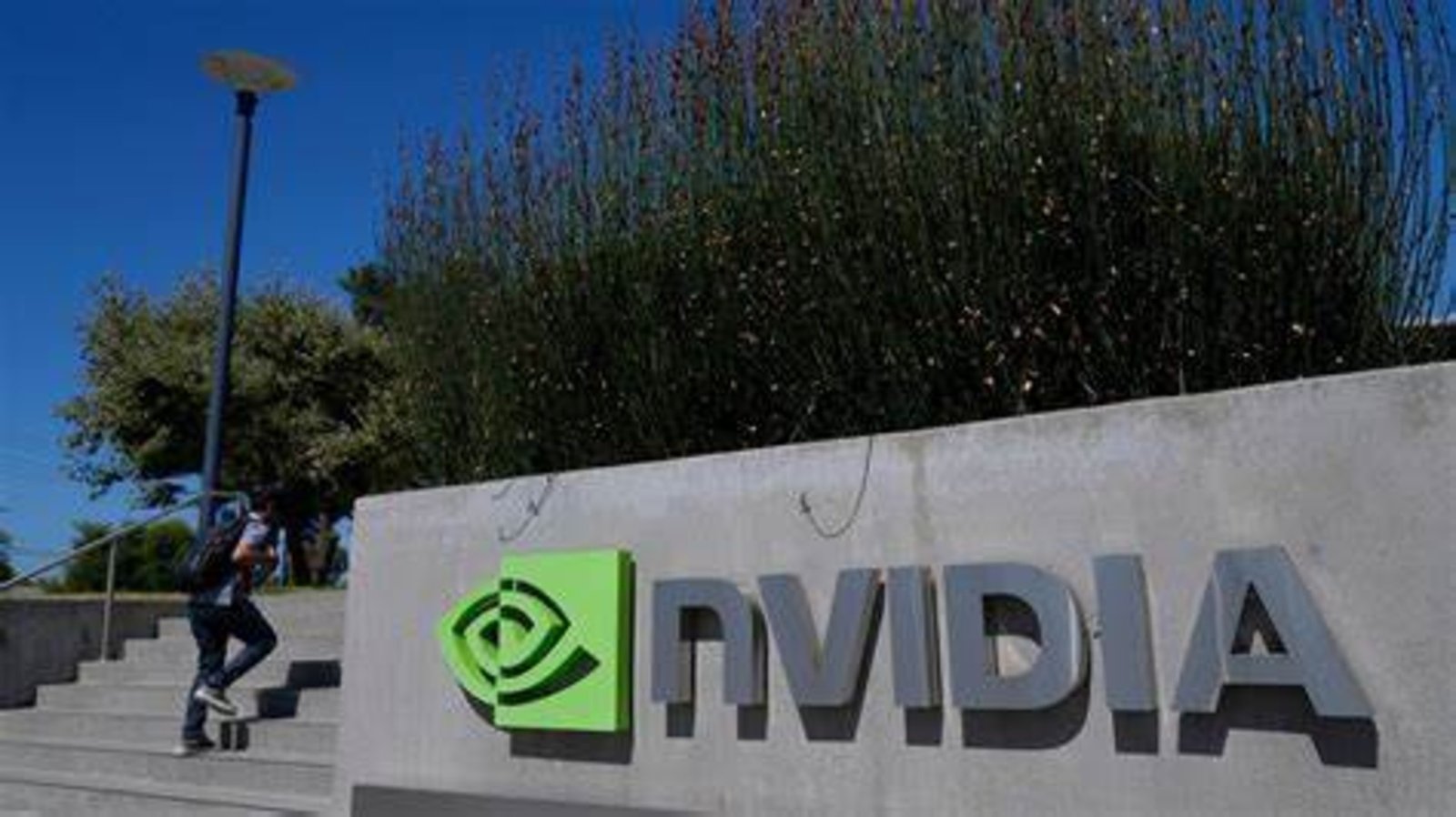 Nvidia Blackwell: Breakthrough or Barrier?