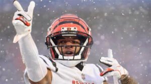 Joe Burrow, known for his passing ability, surprised everyone with a remarkable 47-yard touchdown run. This play set the tone for the Bengals.