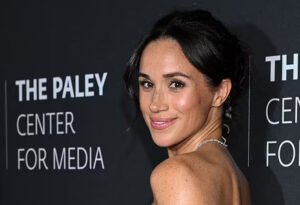 Meghan Markle Dazzling Solo Gala Moment. Meghan Markle Stuns at Hollywood Gala with Solo Red-Carpet Appearance